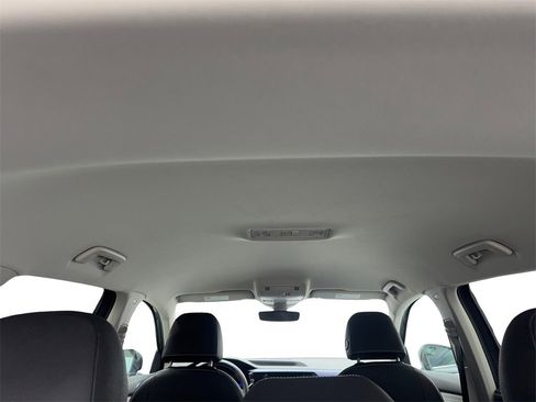 Used 2024 Volkswagen Taos SE image 74