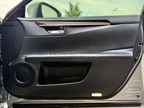 Used 2015 Lexus ES 350 w/ Luxury Package FWD image 24