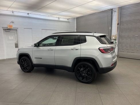 New 2026 Jeep Compass Latitude image 5