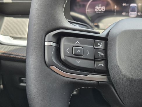 Certified 2026 Jeep Cherokee Overland AWD/4WD image 19