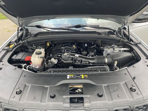 Used 2023 Jeep Grand Cherokee Altitude AWD/4WD image 41