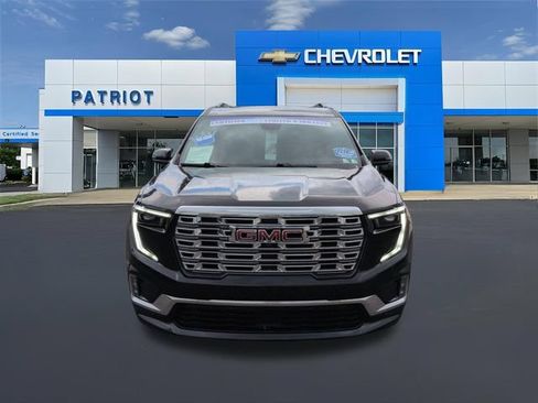 Used 2025 GMC Acadia Denali AWD/4WD image 5