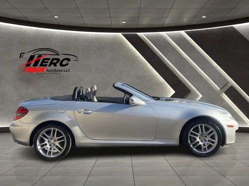 Used 2009 Mercedes-Benz SLK 300 image 5