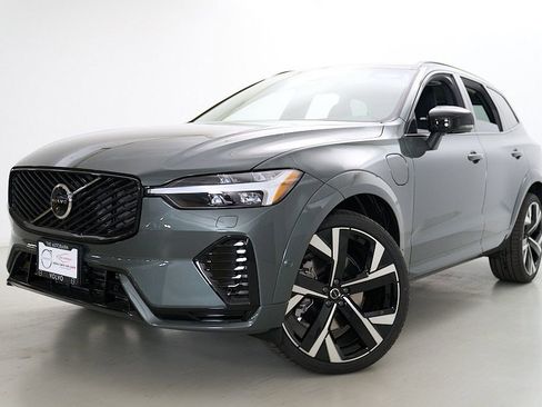 New 2026 Volvo XC60 T8 Ultra w/ Climate Package AWD/4WD image 2
