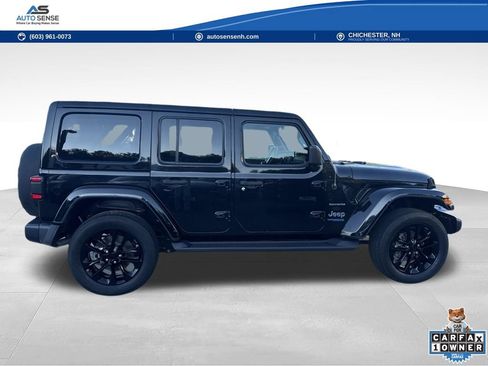Used 2022 Jeep Wrangler Unlimited Sahara AWD/4WD image 9