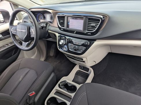 Used 2022 Chrysler Voyager LX FWD image 35