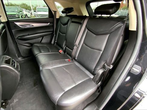 Used 2018 Cadillac XT5 Luxury w/ Driver Awareness Package FWD image 19