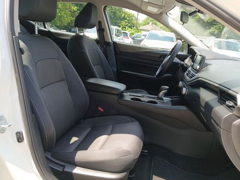 Used 2024 Nissan Altima 2.5 S FWD image 15
