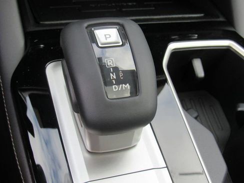 New 2025 Mitsubishi Outlander SE image 20