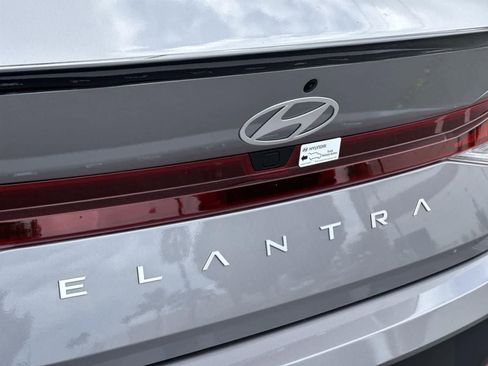 Certified 2025 Hyundai Elantra Sport image 34