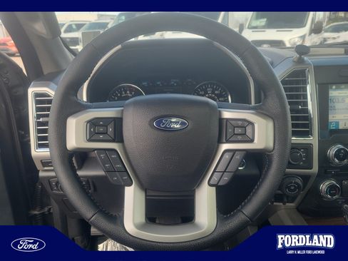 Used 2016 Ford F150 Lariat w/ Equipment Group 502A Luxury AWD/4WD image 9