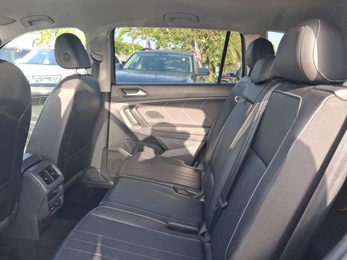 Used 2022 Volkswagen Tiguan SE FWD image 8