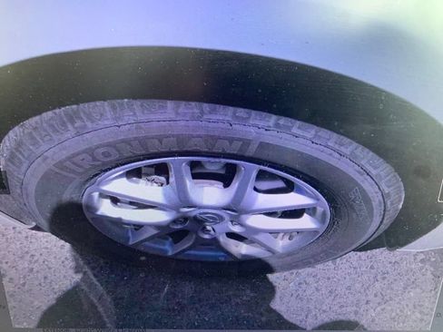 Used 2023 Chrysler Pacifica Touring-L FWD image 14