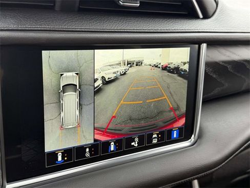 Used 2023 GMC Yukon Denali image 15