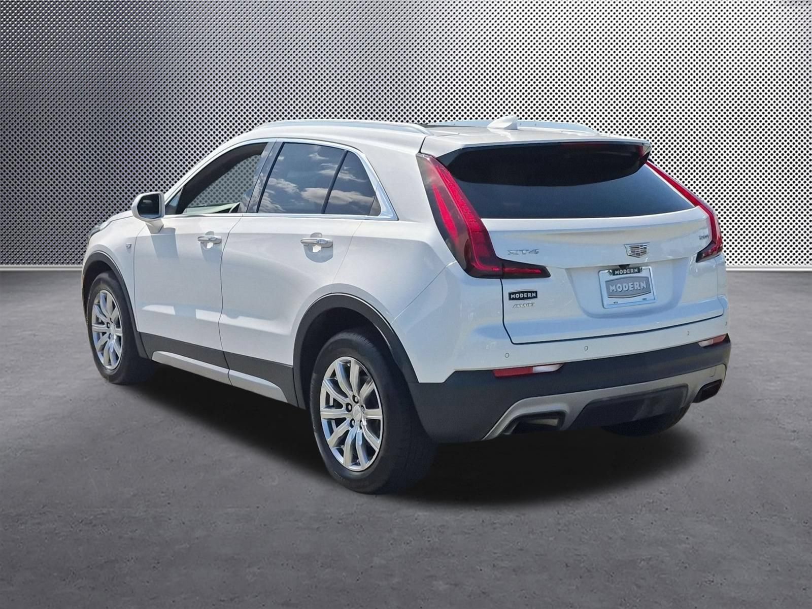 Certified 2019 Cadillac XT4 Premium Luxury w/ Cold Weather Package AWD/4WD image 3