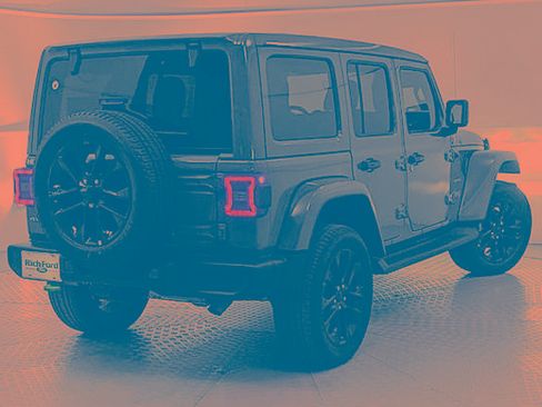 Used 2023 Jeep Wrangler Unlimited Sahara w/ Cold Weather Group image 3