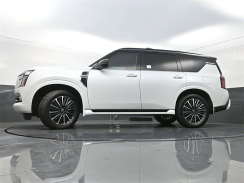 Used 2025 Nissan Armada Platinum Reserve image 35