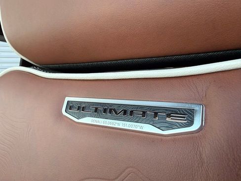 Used 2025 GMC Sierra 2500 Denali Ultimate image 31