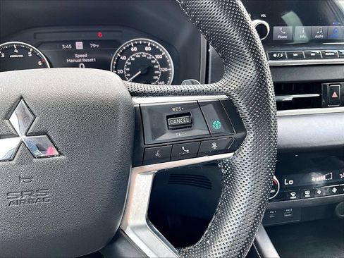 Used 2023 Mitsubishi Outlander SE AWD/4WD image 20