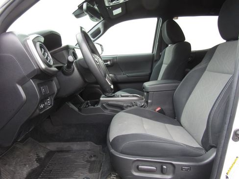 Certified 2023 Toyota Tacoma TRD Off-Road w/ Black Out Package (TMS) AWD/4WD image 14