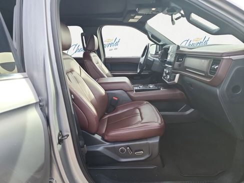 Used 2024 Ford Expedition Limited image 13