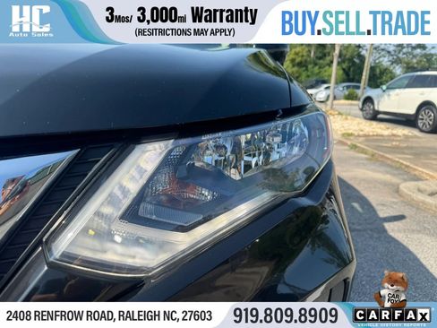 Used 2018 Nissan Rogue SV w/ Sun & Sound Touring Package AWD/4WD image 9