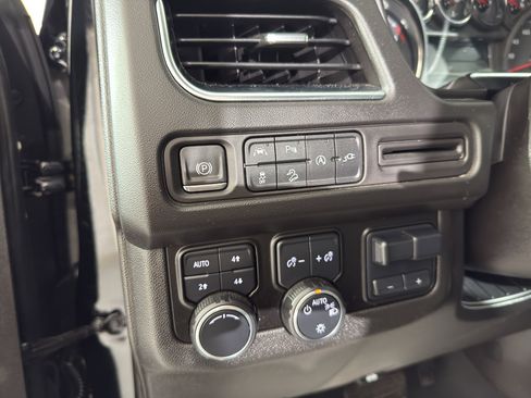 Used 2021 Chevrolet Tahoe Z71 w/ Z71 Signature Package image 19