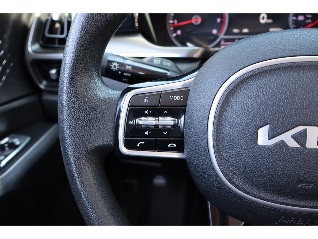 Used 2022 Kia Sorento LX FWD image 22