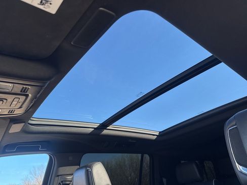 Used 2023 Cadillac Escalade ESV Premium Luxury image 37