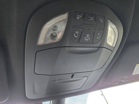 Used 2020 Chrysler Pacifica Touring w/ Advanced Safetytec Group FWD image 26