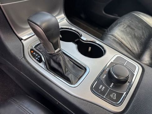 Used 2018 Jeep Grand Cherokee Limited AWD/4WD image 11