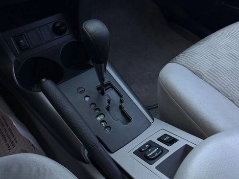 Used 2011 Toyota RAV4 4WD w/ Base L4 Extra Value Pkg image 19