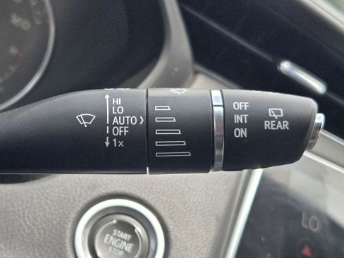 Used 2022 Cadillac XT4 Premium Luxury w/ Enhanced Visibility Package FWD image 36