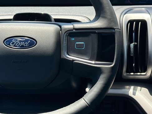 Used 2025 Ford Expedition Active RWD image 19