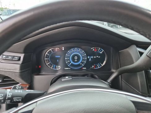 Used 2020 Cadillac Escalade Premium Luxury RWD image 25