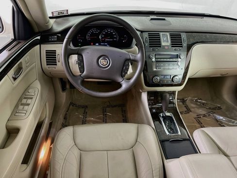 Used 2011 Cadillac DTS Luxury FWD image 21