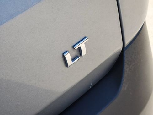 Used 2023 Chevrolet Traverse LT FWD image 9