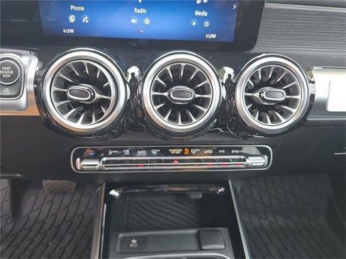 Certified 2026 Mercedes-Benz GLB 250 4MATIC image 32