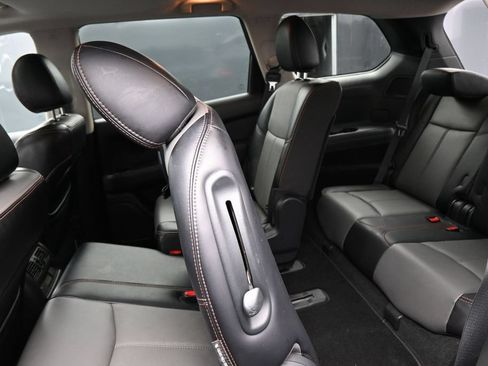 Used 2020 Nissan Pathfinder SL AWD/4WD image 32