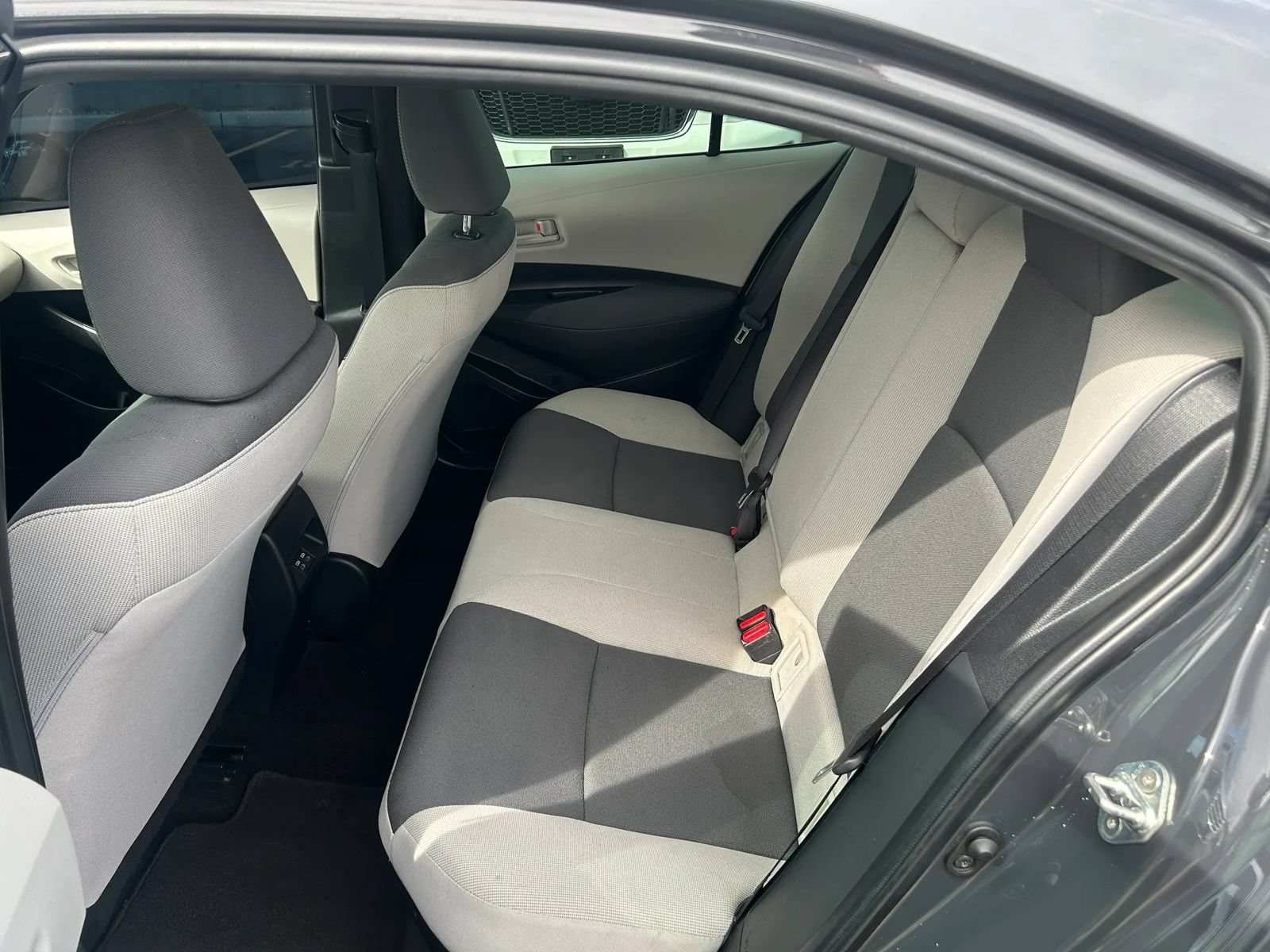 Used 2023 Toyota Corolla LE w/ Carpet Mat Package (TMS) FWD image 16