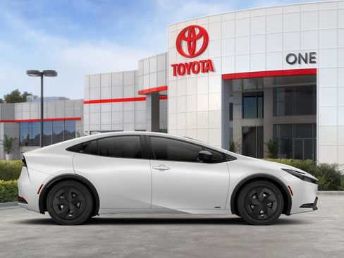 New 2026 Toyota Prius LE image 42