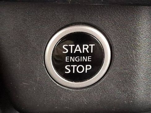 Used 2023 Nissan Rogue S AWD/4WD image 23