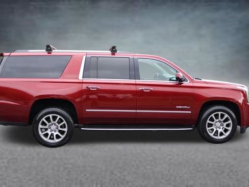 Used 2020 GMC Yukon XL Denali RWD image 2