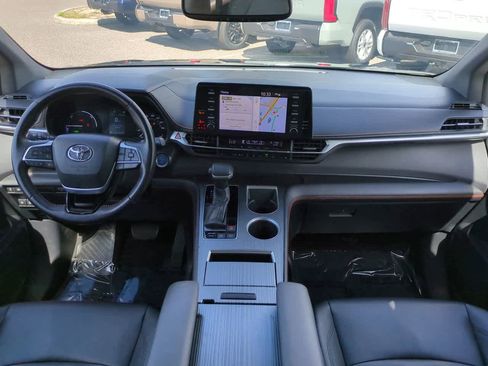 Used 2021 Toyota Sienna XSE AWD/4WD image 15