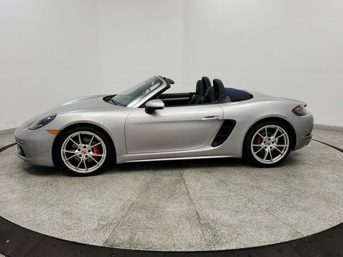 Used 2017 Porsche 718 Boxster S RWD image 2