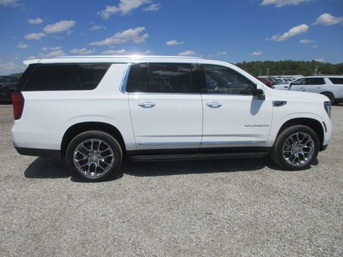New 2026 GMC Yukon XL Elevation w/ Elevation Premium Package AWD/4WD image 3