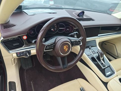 Used 2022 Porsche Panamera image 3