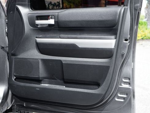 Used 2015 Toyota Tundra SR5 w/ SR5 Upgrade Package image 38