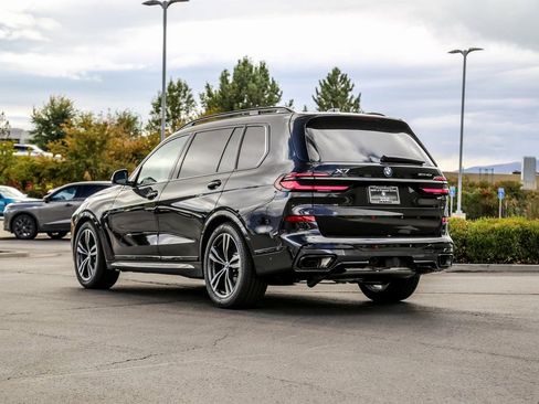 New 2026 BMW X7 xDrive40i w/ M Sport Package image 3