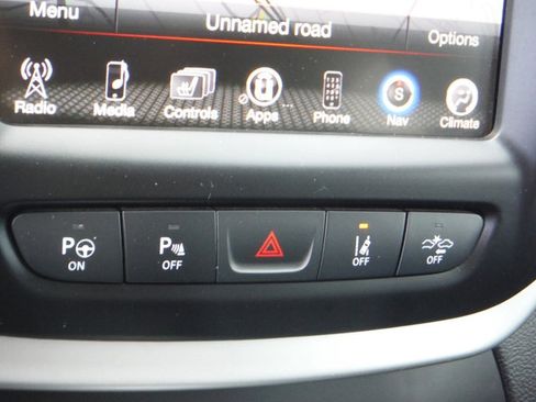 Used 2018 Jeep Cherokee Trailhawk w/ Quick Order Package 27L AWD/4WD image 29